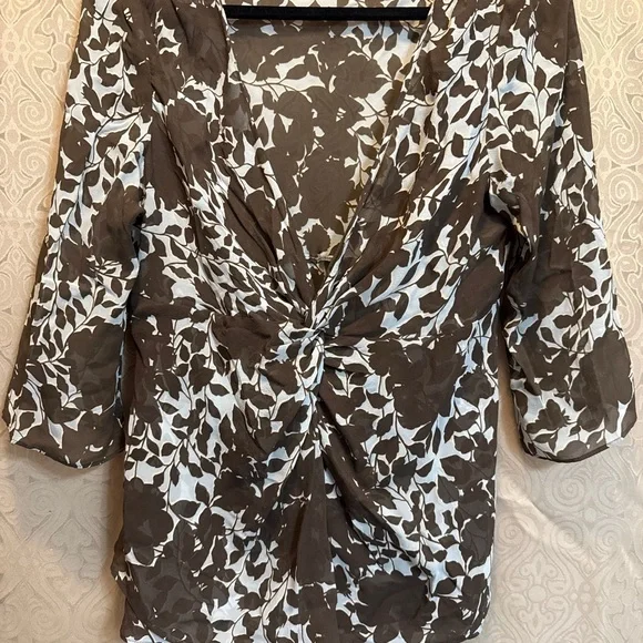 Ann Taylor Black and White Floral Blouse - Picture 4 of 4